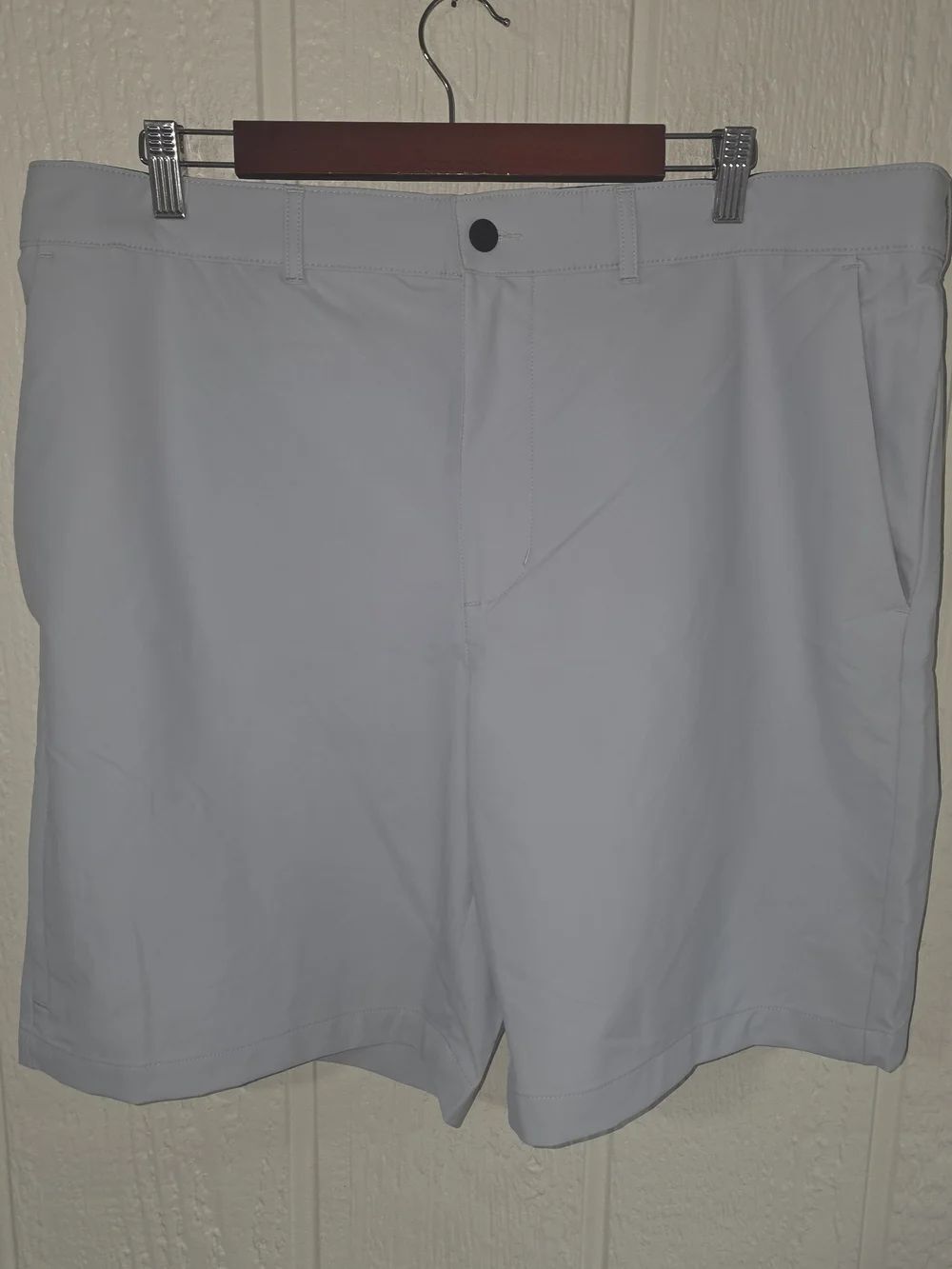 Men's Gerry Light Gray Flat-Front Performance Shorts, Size 40